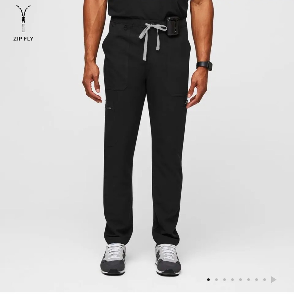 Figs Men's Black Pants Cairo slim freed lined cargo pants size L